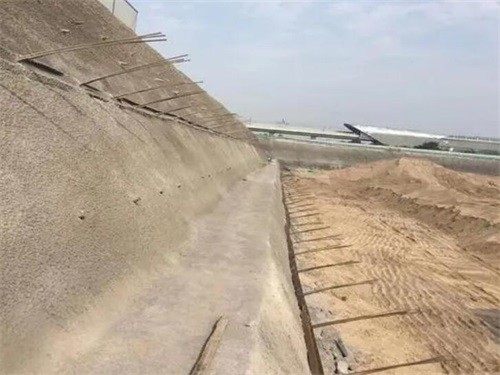 南湖河道边坡加固